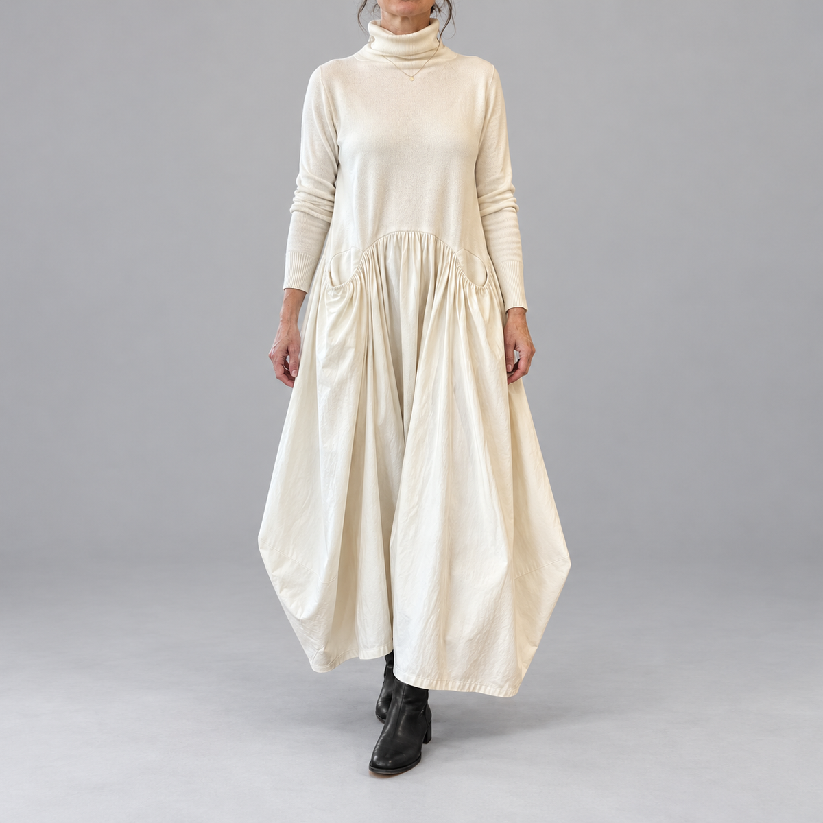 Odette - Turtleneck Maxi Dress